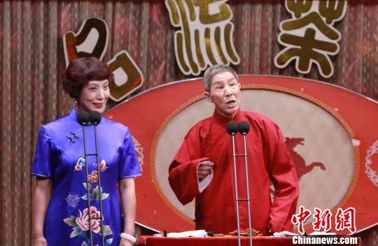 第九屆中國曲藝節(jié)：天津傳統(tǒng)“茶館相聲”火爆