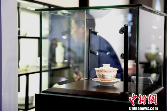 世界各地精品陶瓷匯聚一堂。 姜濤 攝 世界各地精品陶瓷匯聚一堂。 姜濤 攝
